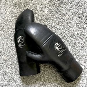 Black O’Neill Surf Gloves